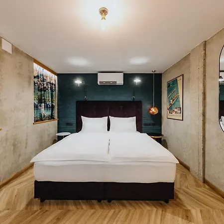 One66 Отель 4*