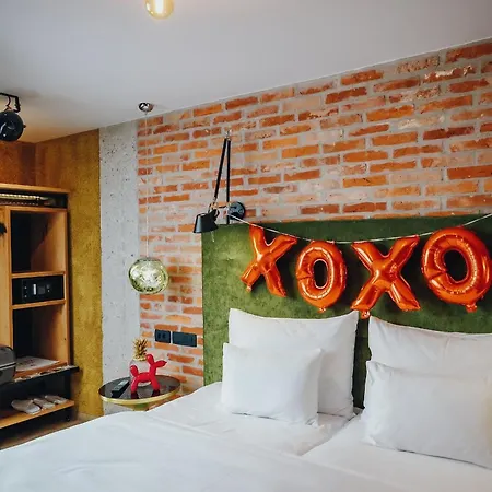 Hotel One66 4*