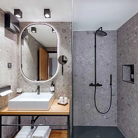 Hotell One66